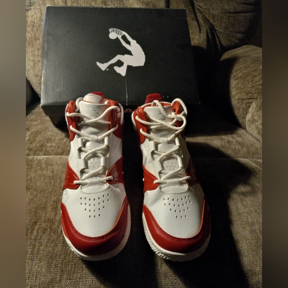 SHAQ DEVASTATORS!! SIZE 7